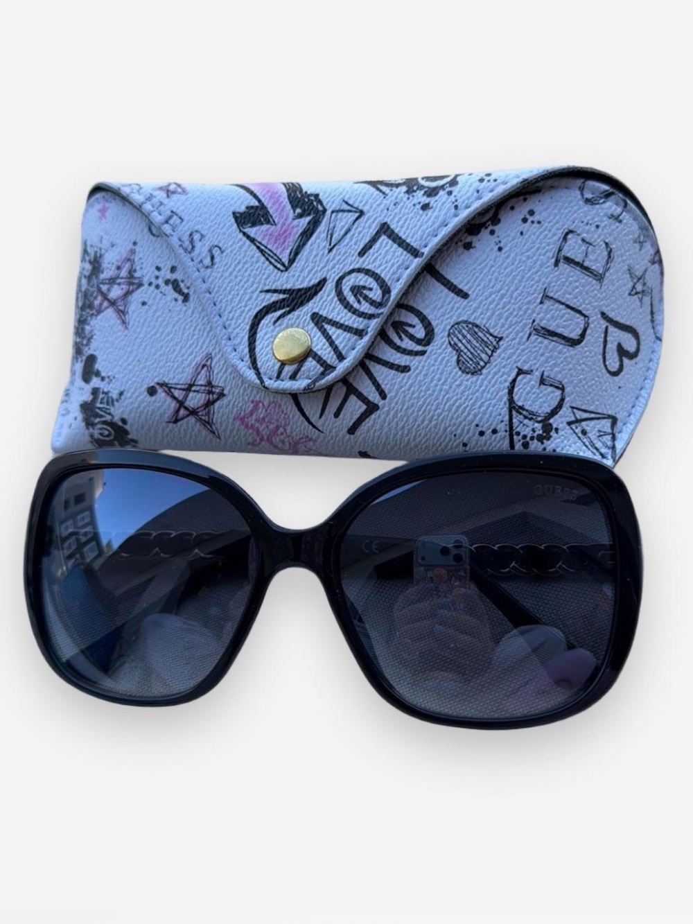 Guess Black Sunglasses Graffiti Case